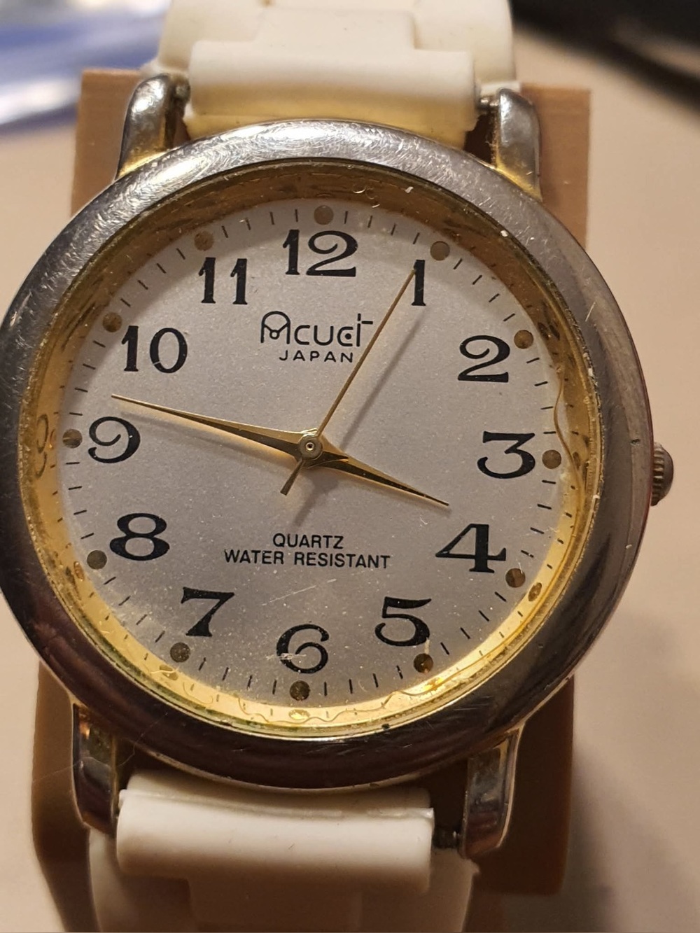 🦋10/$20🦋 Acuet Japan Goldtone/Silver Silicone Women's Watch